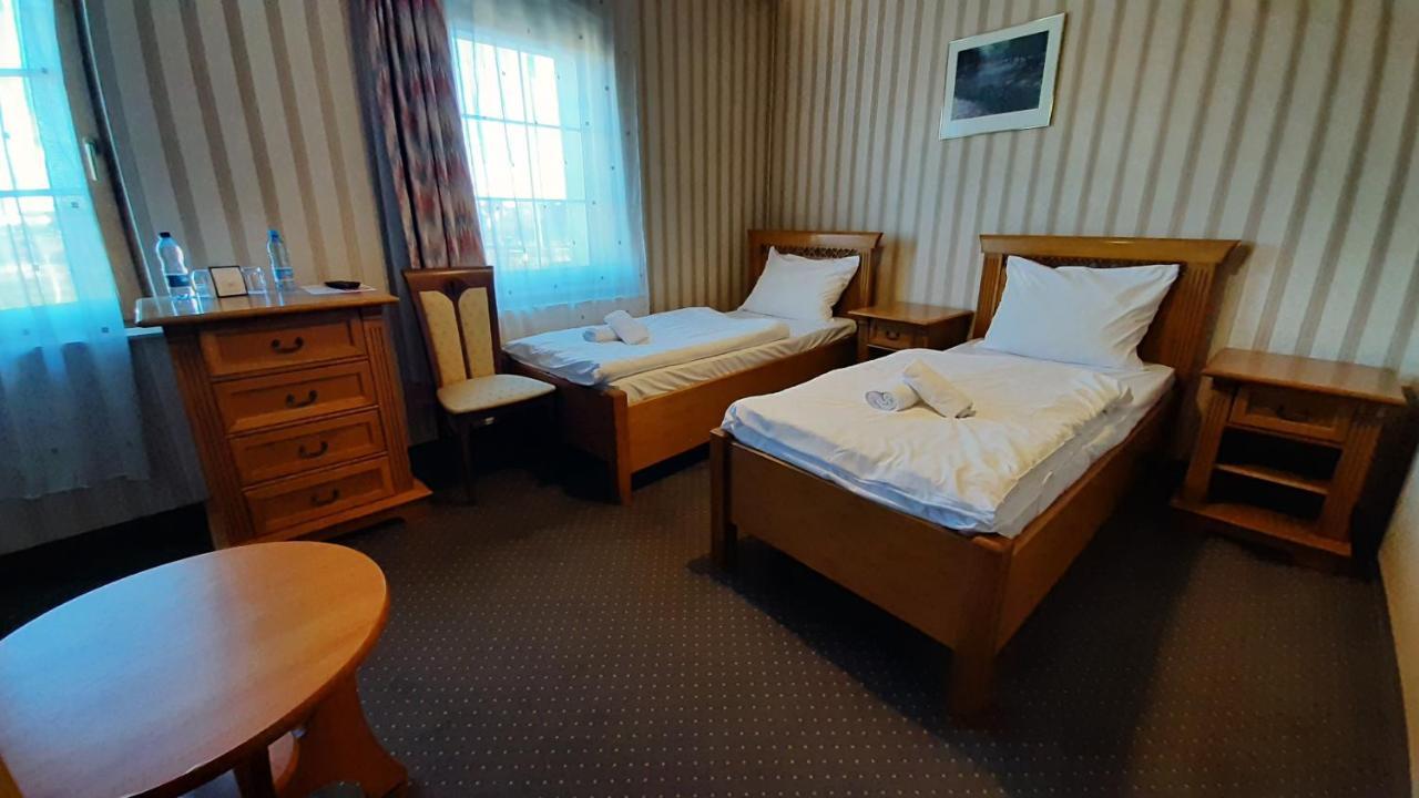 Hotel Jankow Żary Extérieur photo